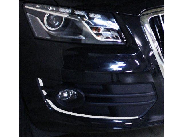Moldura cromada de contorno de los antinieblas Audi Q5