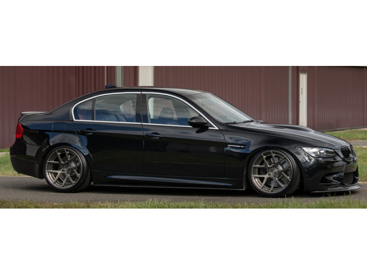 Moldura cromada de contorno de los cristales laterales BMW M3 E90 Berline 07-08 BMW M3 E90 Berline LCI 08-11 BMW M3 E92 Coup&eacute; 07-10 BMW M3 E92 Coup&eacute; LCI 09-13 BMW M3 E93 Cabriolet 08-10 BMW M3 E93 Cabriolet LCI 09-13