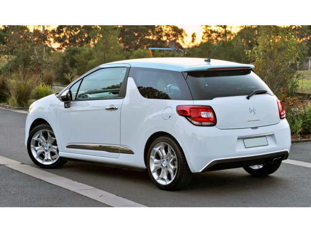 Moldura cromada de contorno del spoiler Citroën DS 3