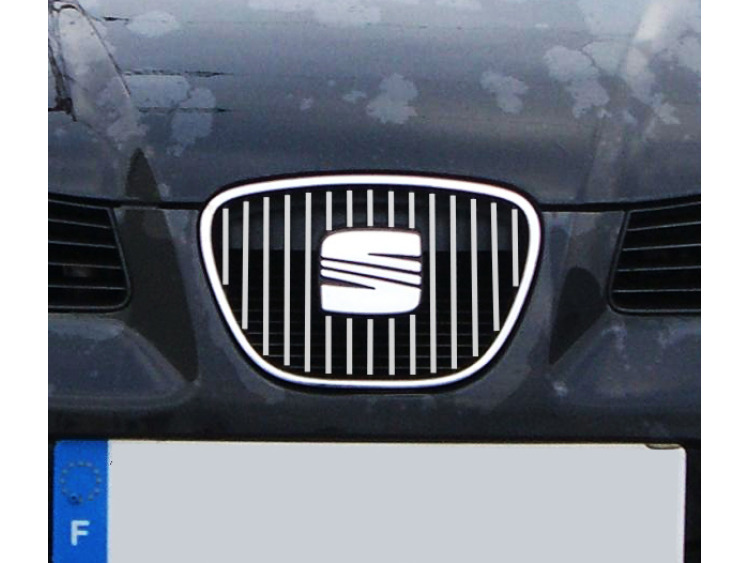 Moldura de calandria interior cromada Seat Ibiza 01-08