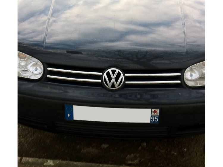 Moldura de calandria superior cromada VW Golf 4