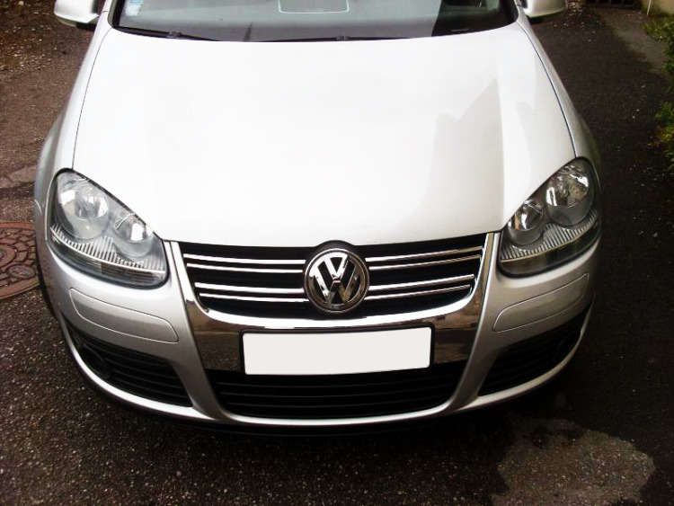 Moldura de calandria superior cromada VW Golf 5 GT TDI