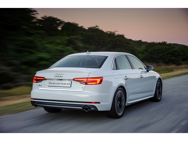 Moldura de maletero cromada Audi A4 série 4 1519