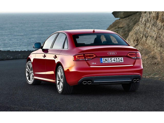 Moldura de maletero cromada Audi S4 0811 série 3  Audi S4 1116 série 3 phase 2