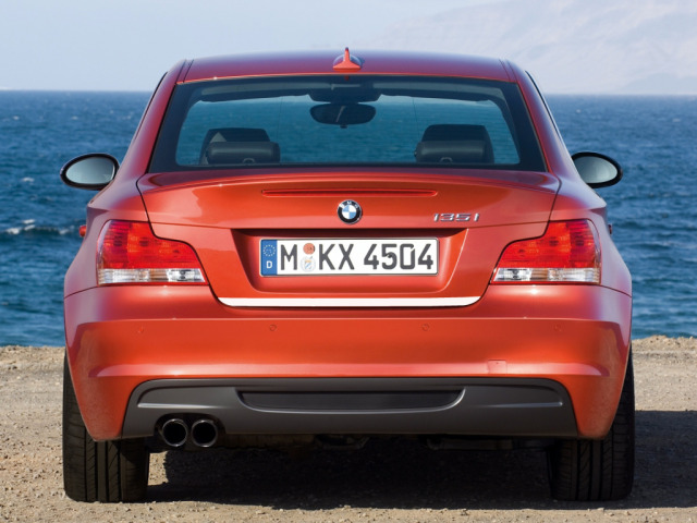 Moldura de maletero cromada BMW Série 1 E81 0711  BMW Série 1 E82 0713 coupé