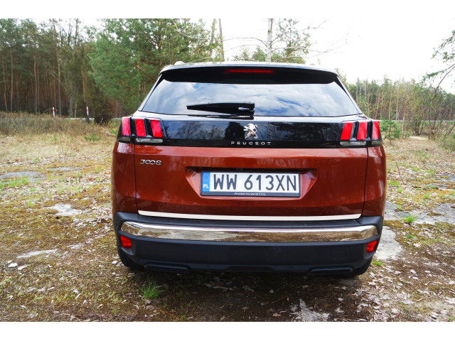 Moldura de maletero cromada Peugeot 3008 II 1620