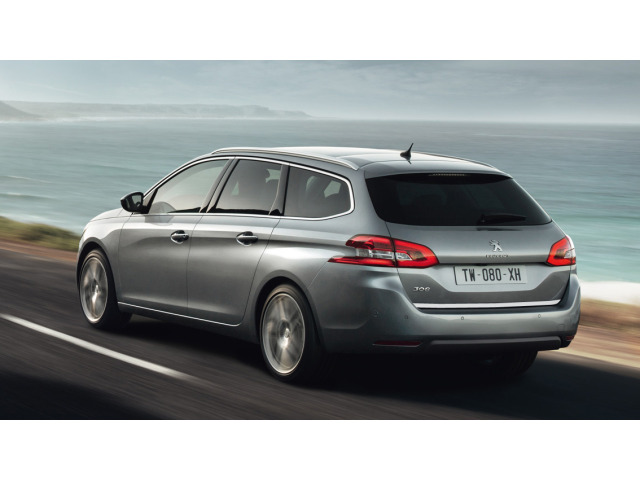 Moldura de maletero cromada Peugeot 308 II SW 1421