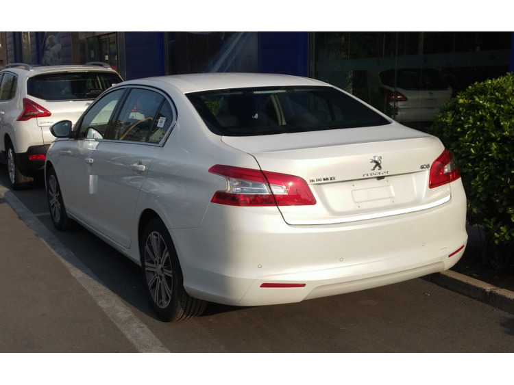 Moldura de maletero cromada Peugeot 408