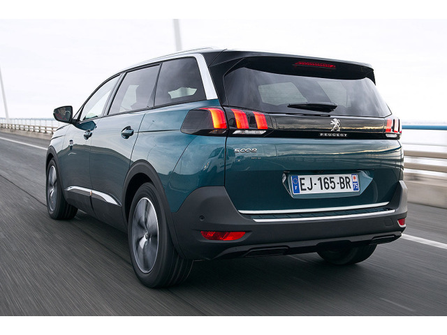 Moldura de maletero cromada Peugeot 5008 II 1724